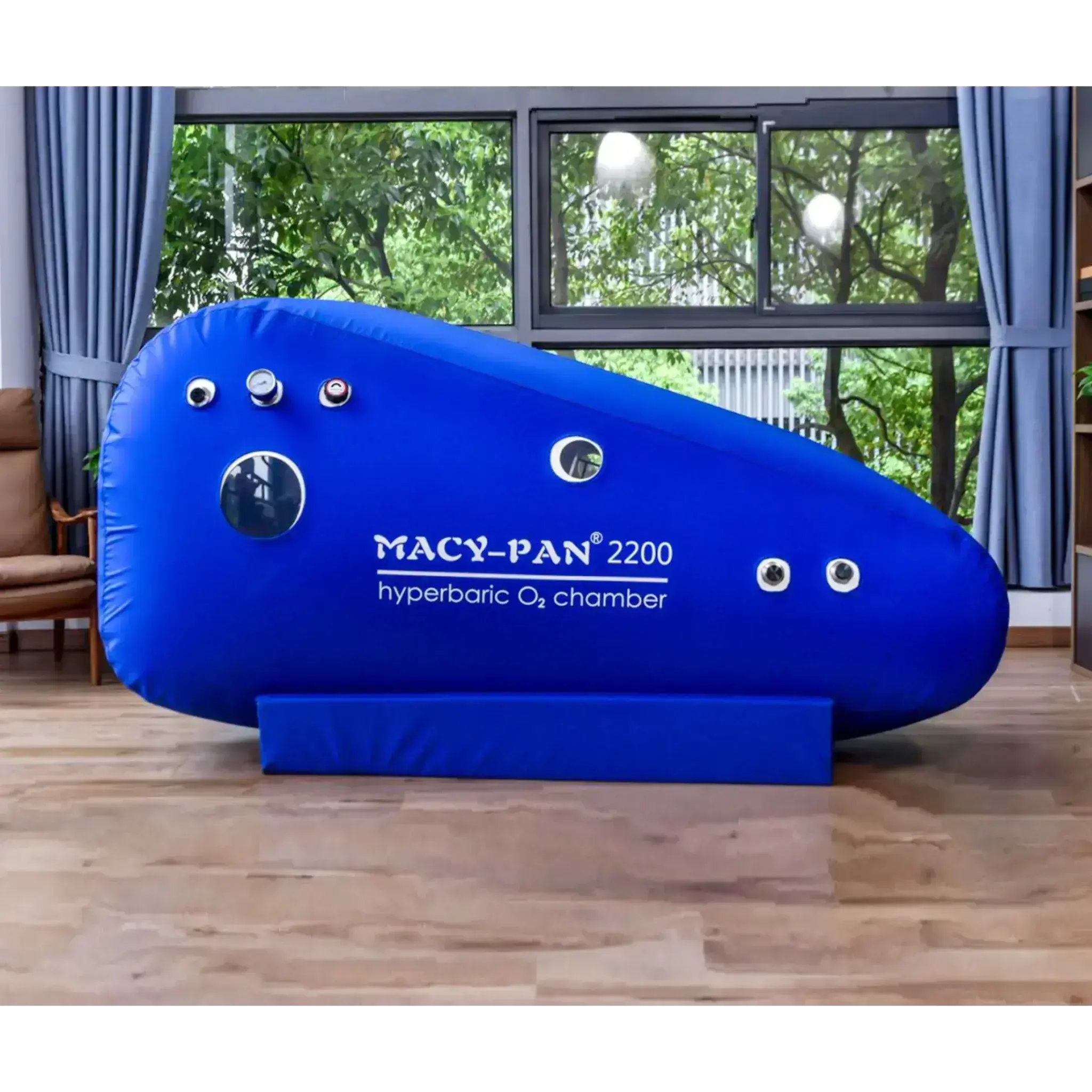Macy-Pan ST2200 Hyperbaric Oxygen Therapy Chamber for enhanced recovery and wellness in a modern setting.
