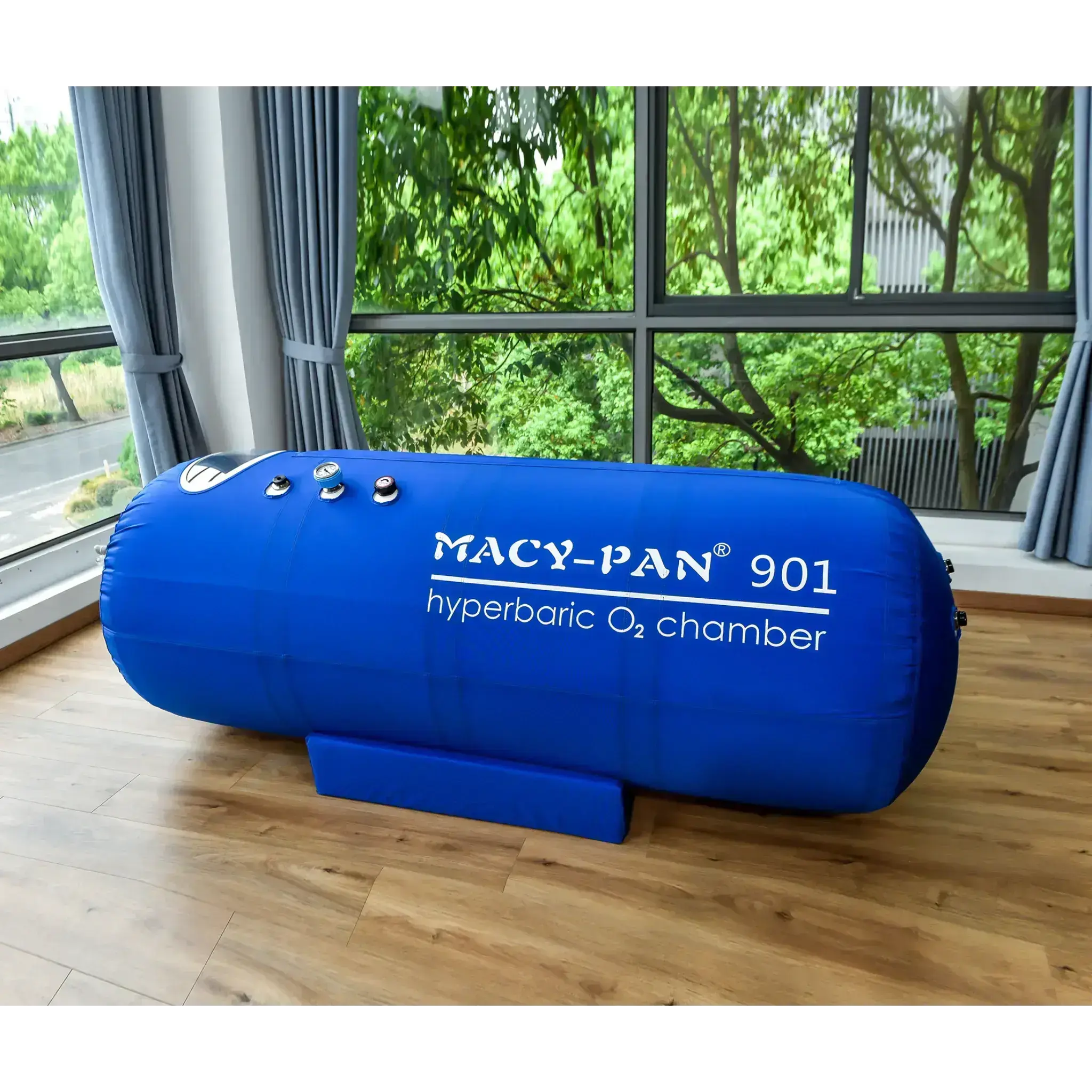 Macy-Pan ST901 hyperbaric oxygen therapy chamber in a bright room, designed for at-home recovery and optimal healing.