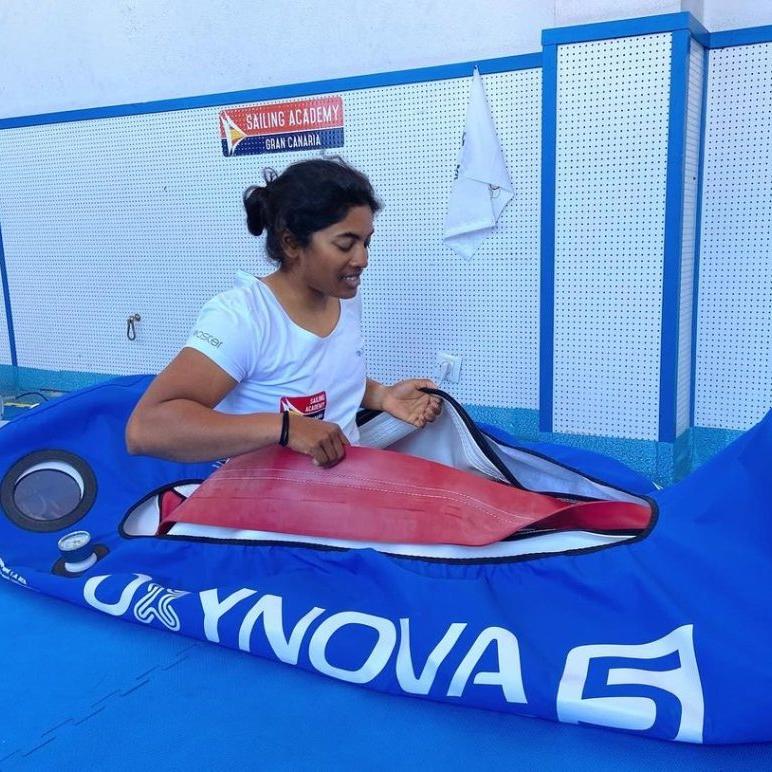 Athlete emerging from hyperbaric oxygen chamber after session – RecovAthlete