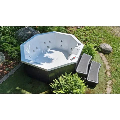 Canadian Spa Co. Muskoka Hot Tub 5-Person 14-Jet Portable New