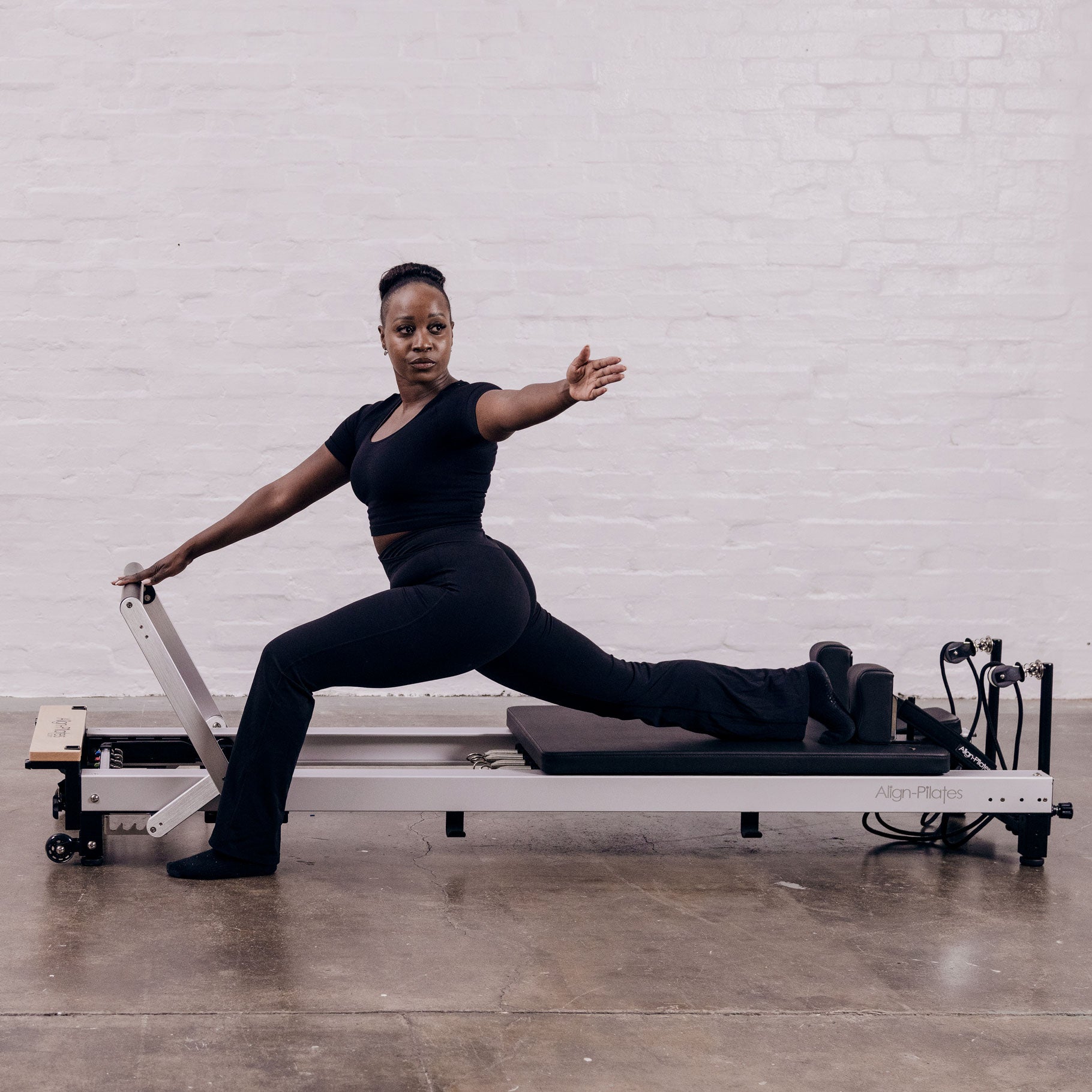 C8-Pro reformer frame end and height adjustable foot