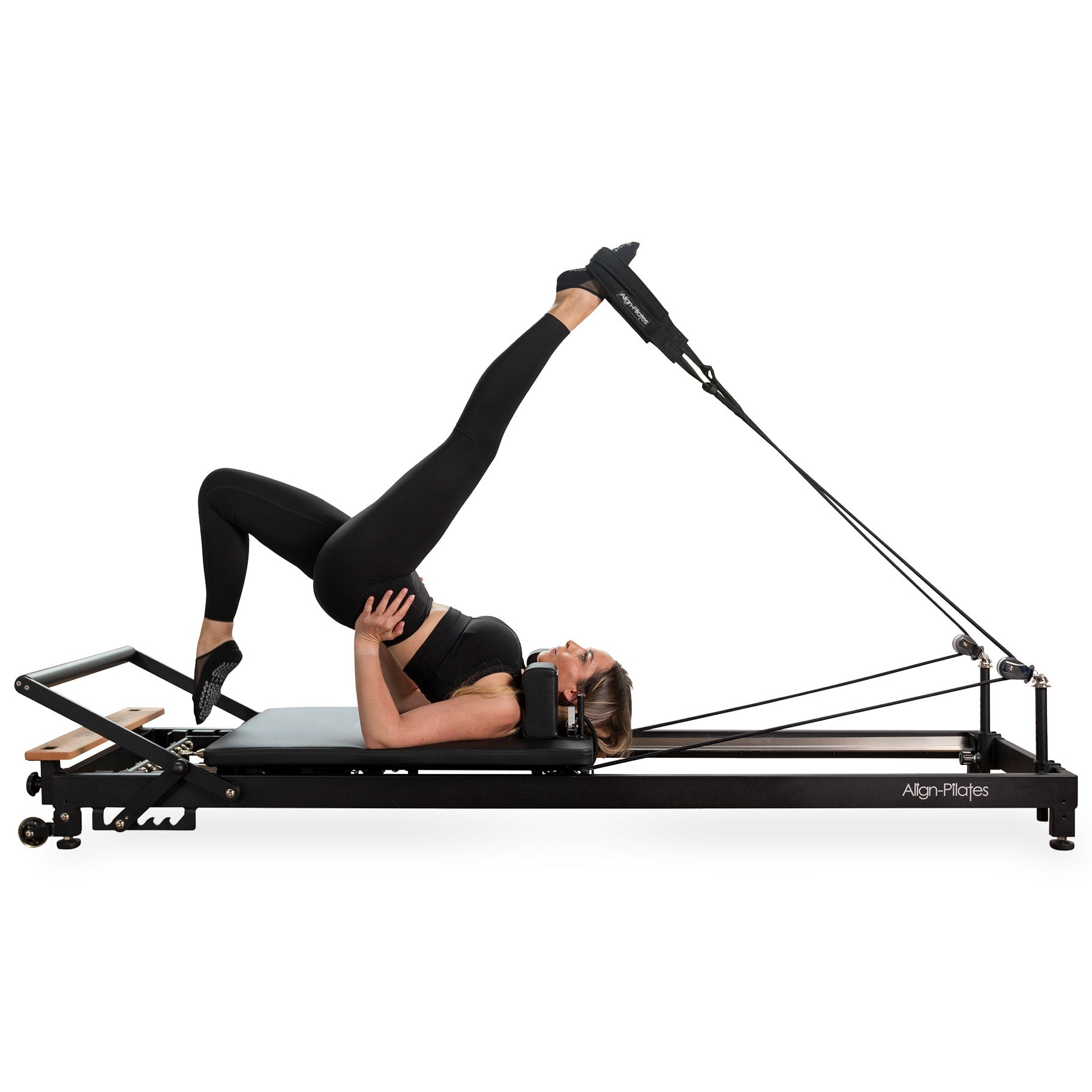 Close view of the black R8-Pro carriage, head rest and shoulder rests