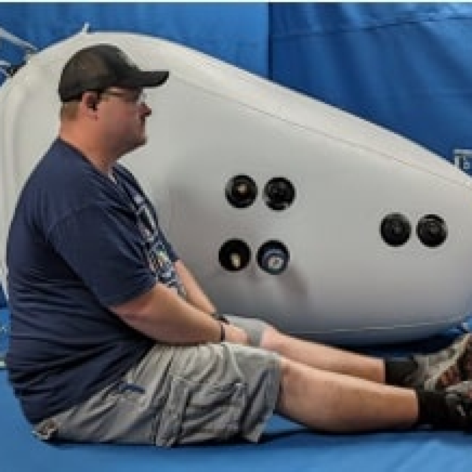 Newtowne C4-Shoe Hyperbaric Chamber, view 3, RecovAthlete