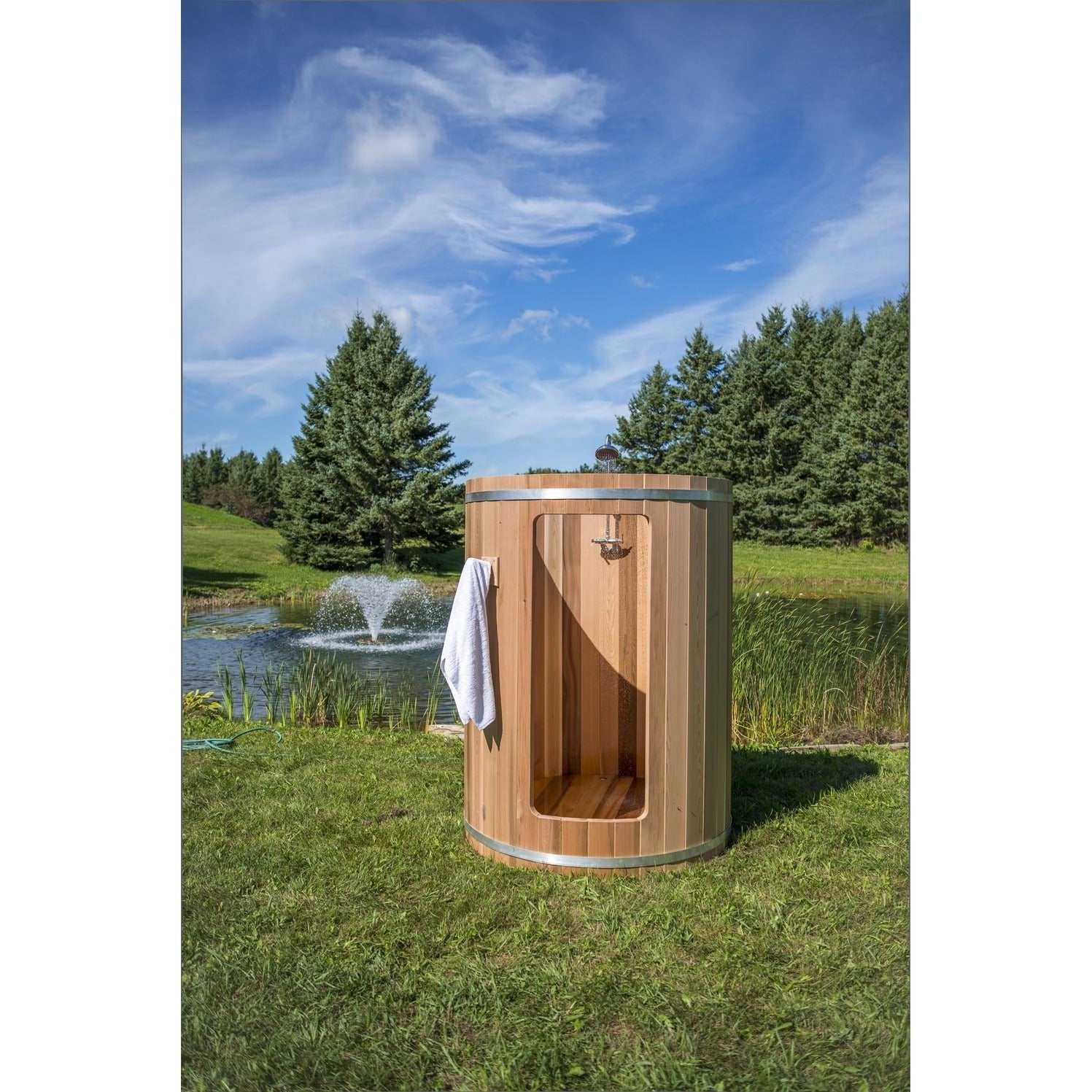 Dundalk Leisurecraft Rainbow Outdoor Shower Knotty/Clear Red Cedar - Select Saunas