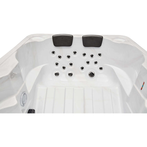 Luxury Spas REGAL 4-person Luxury Hot Tub